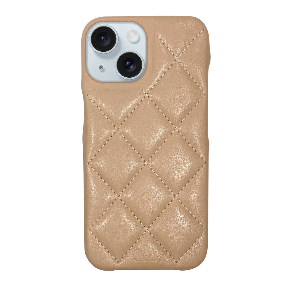 iPhone15Plus キルティングPU レザーケース ロゴ ベージュ