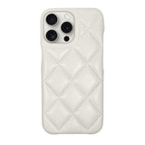 iPhone15ProMax キルティングPU レザーケース ロゴ ホワイト