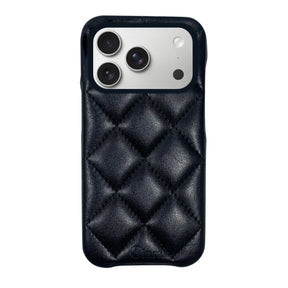 iPhone17Pro キルティングPU レザーケース ロゴ ブラック